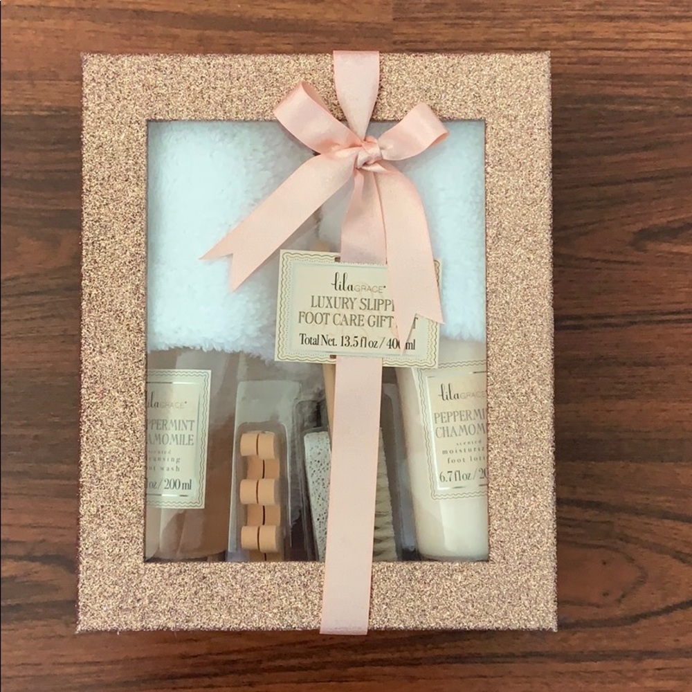 Lila Grace Luxury Slipper Foot Care Gift Set